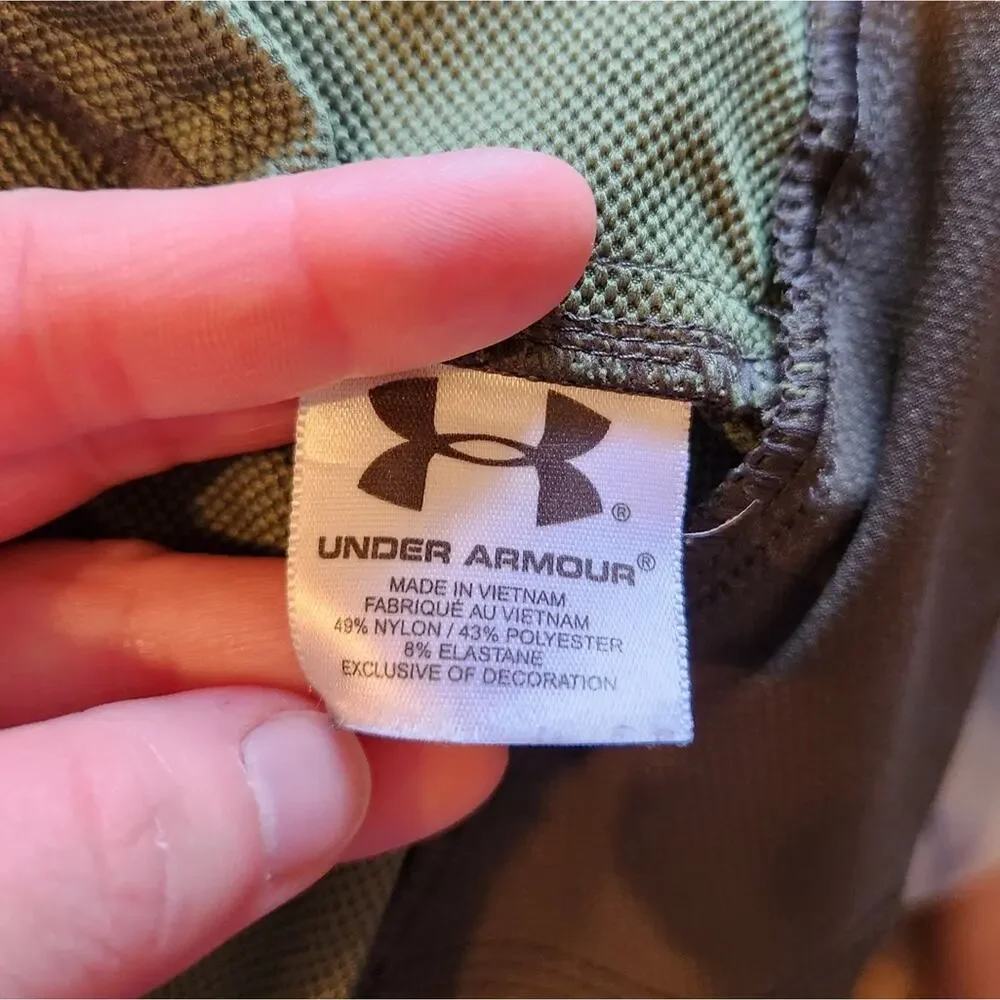Under Armour utility windbreaker jacket M